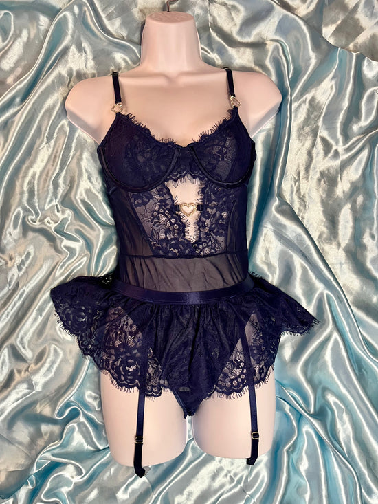 Sapphire Queen Lingerie w/ Skirt