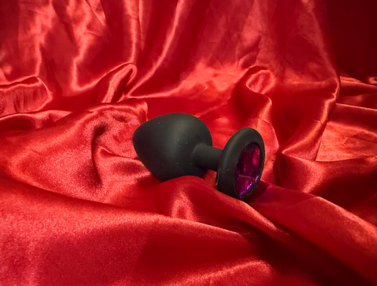 Large Silicone Anal Plug w/ Purple Diamond